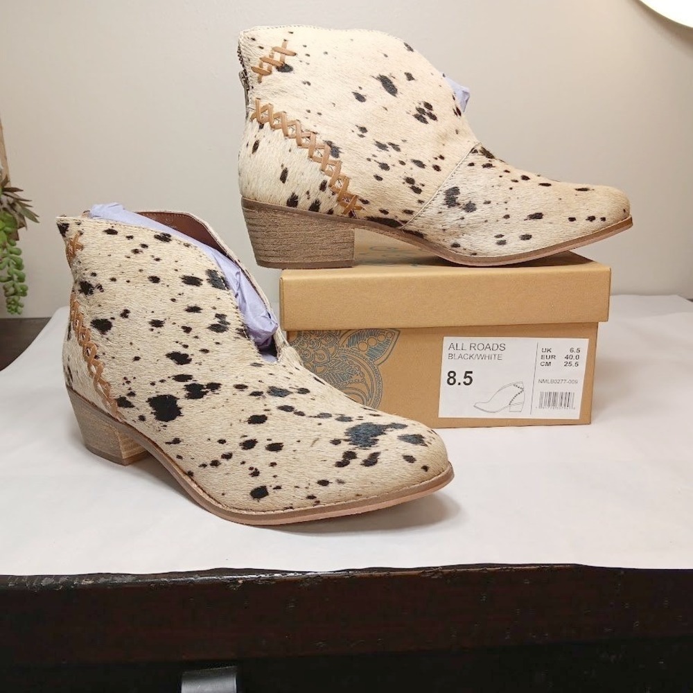 Naughty Monkey All Roads Booties Women 8.5 Black White Excellent Cow Print Hair - Picture 2 of 9